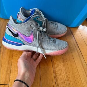 Nike Zoom LeBron NXXT Gen Wolf Grey Blue Lightning Pink size 8